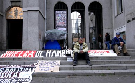 En carpa afuera de la catedral de Concepción ex preso político cumple tres días en huelga de hambre