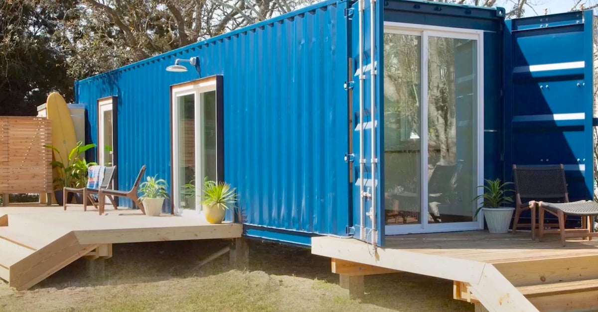 Ella se construye una casa en un contenedor de envío. Cuando veas el ...