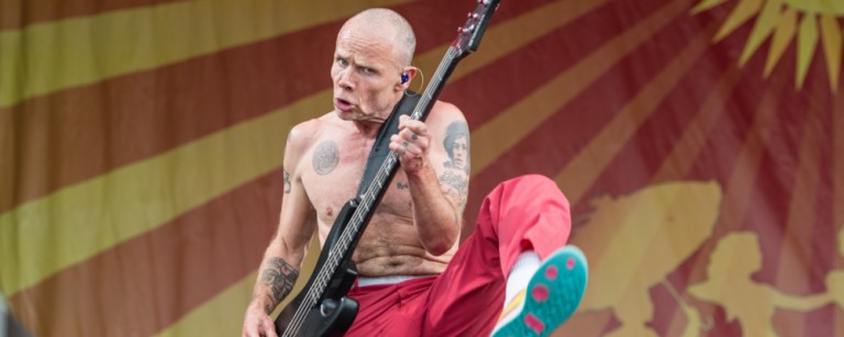 Flea de Red Hot Chili Peppers en picada contra la escena actual: “Al rock lo mataron”