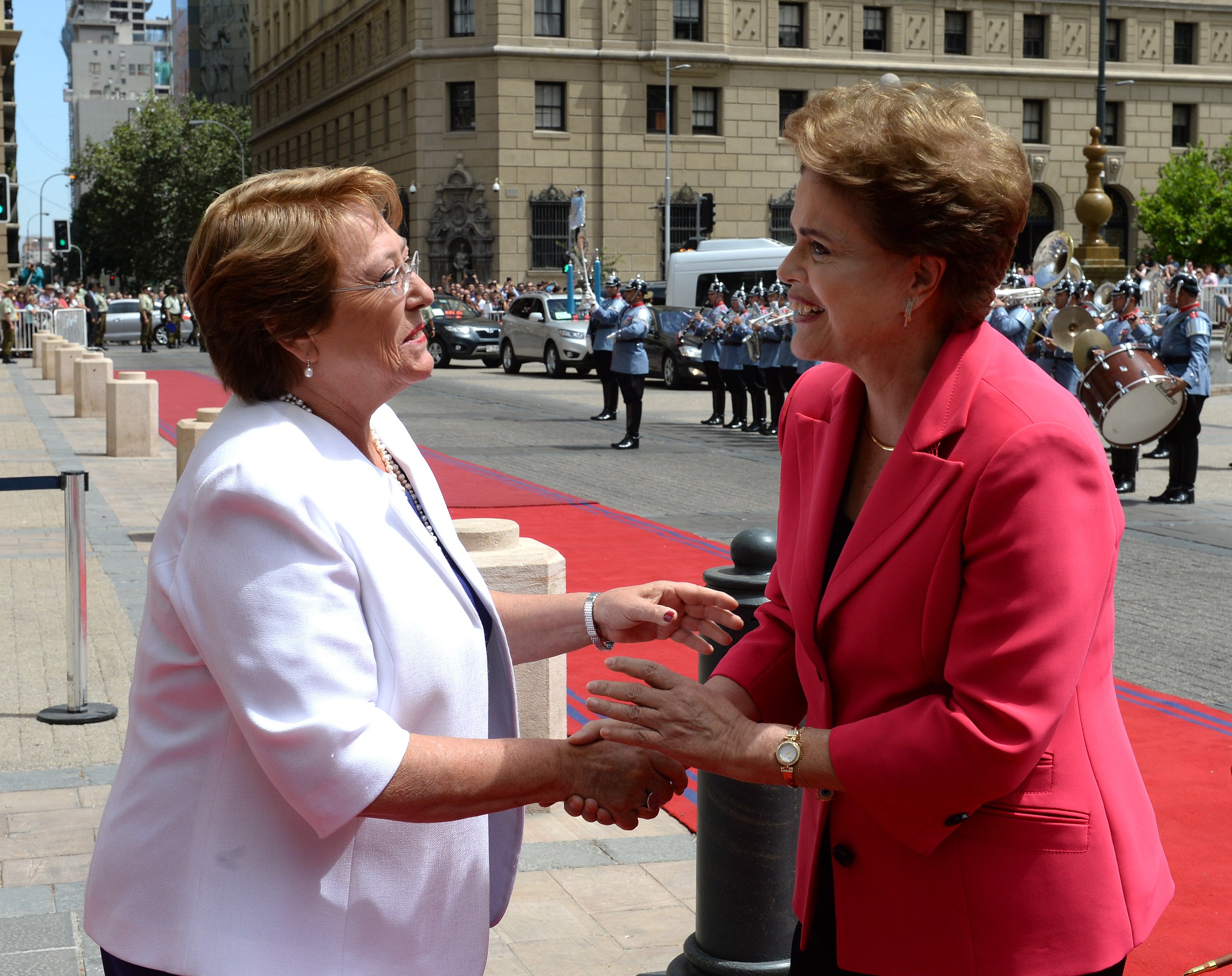Gobierno chileno manifiesta «preocupación» por juicio político a Dilma