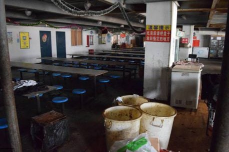 Estas son las terribles condiciones de trabajo en una planta de iPhone en China