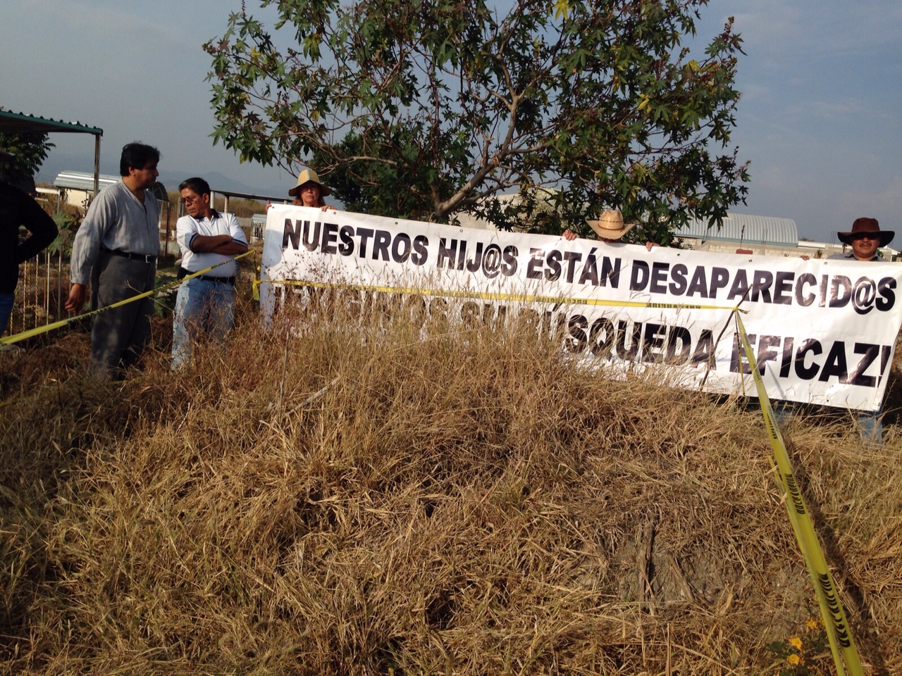 Comienzan con la exhumación de cuerpos en fosas de Tetelcingo