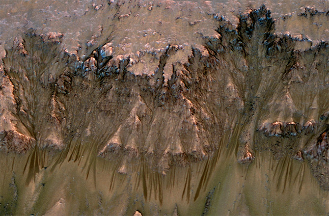 Las misteriosas marcas del suelo de Marte podrían formarse por agua hirviendo
