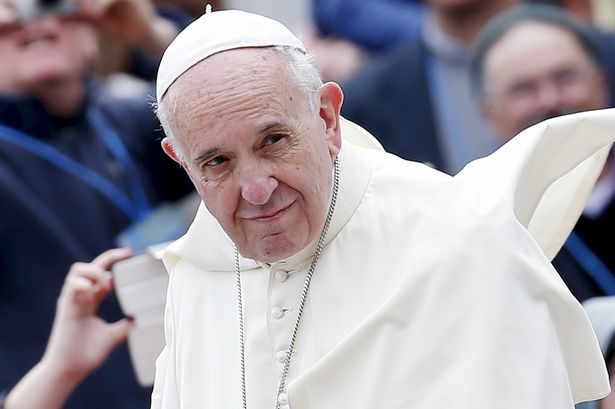 El Papa Francisco estudia si mujeres pueden casar y bautizar