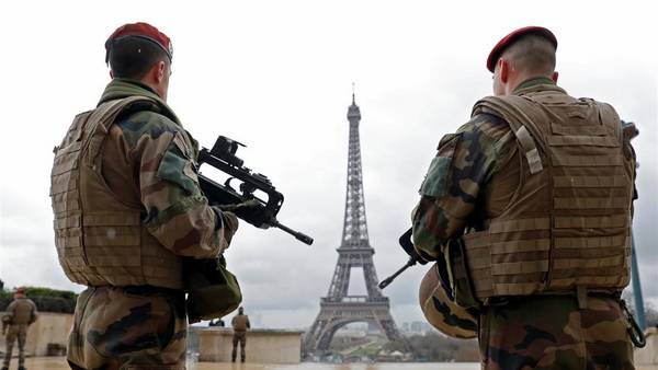 Desarticulan supuestas células terroristas que planeaban atentados en París y Nueva York