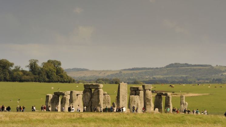 Descubren cementerios del año 1300 a unos pasos de Stonehenge