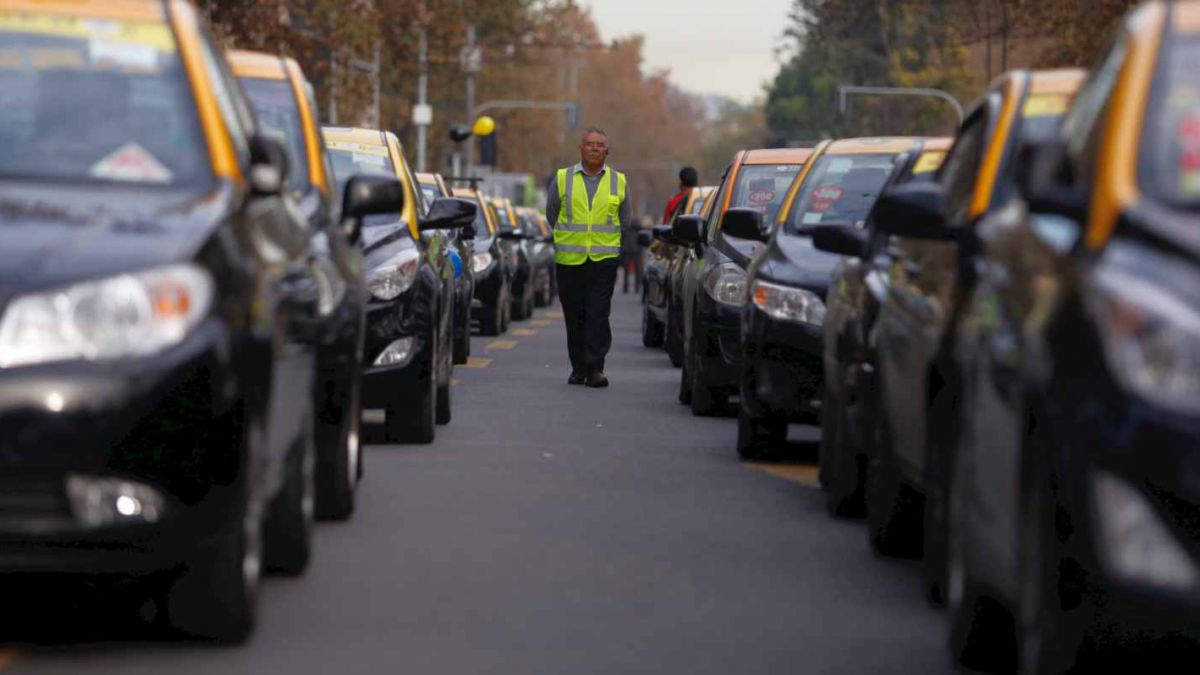 Gobierno pide a taxistas movilizados “respetar los derechos del resto”