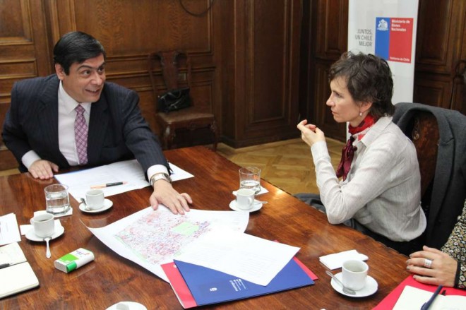 Alcaldesa Tohá solicita a Ministro Osorio gestionar restitución de bienes de la Municipalidad de Santiago entregados a CEMA