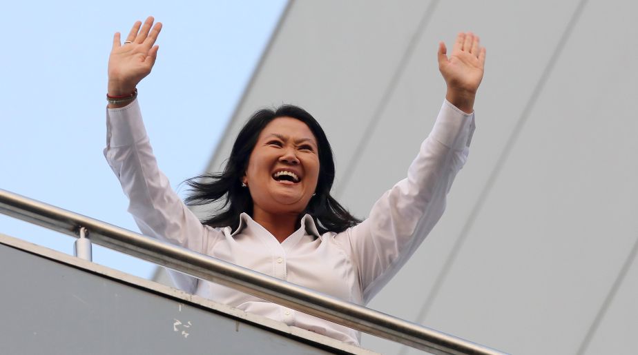 Keiko Fujimori hace balconazo al conocer resultados extraoficiales