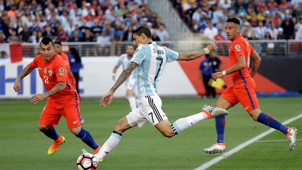 Preocupante: Chile pierde su tercer partido consecutivo y cae en el debut ante Argentina