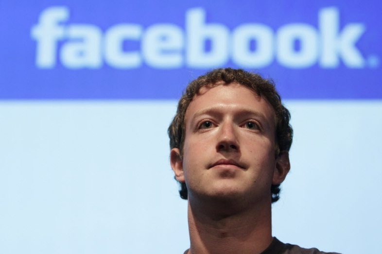 Hackers intervienen cuentas de fundador de Facebook