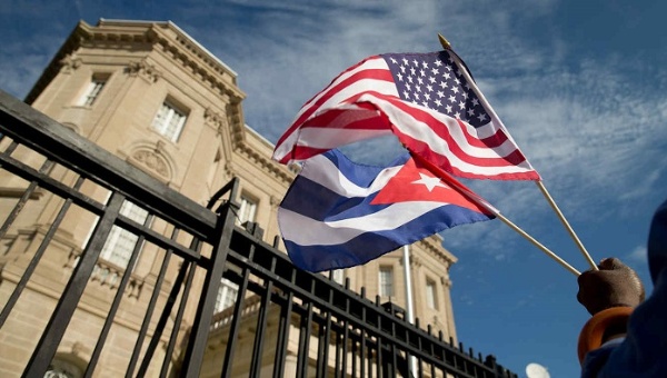 Congresistas presionan a Trump para que de marcha atrás con la reapertura política de EEUU con Cuba