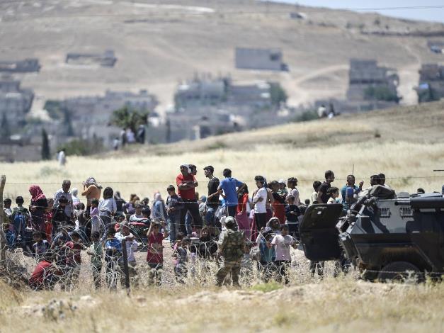 Guardias de la frontera turca disparan y matan a refugiados sirios en tiroteo donde también cayeron niños