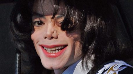 Publican video del clóset en donde Michael Jackson escondía sus secretos