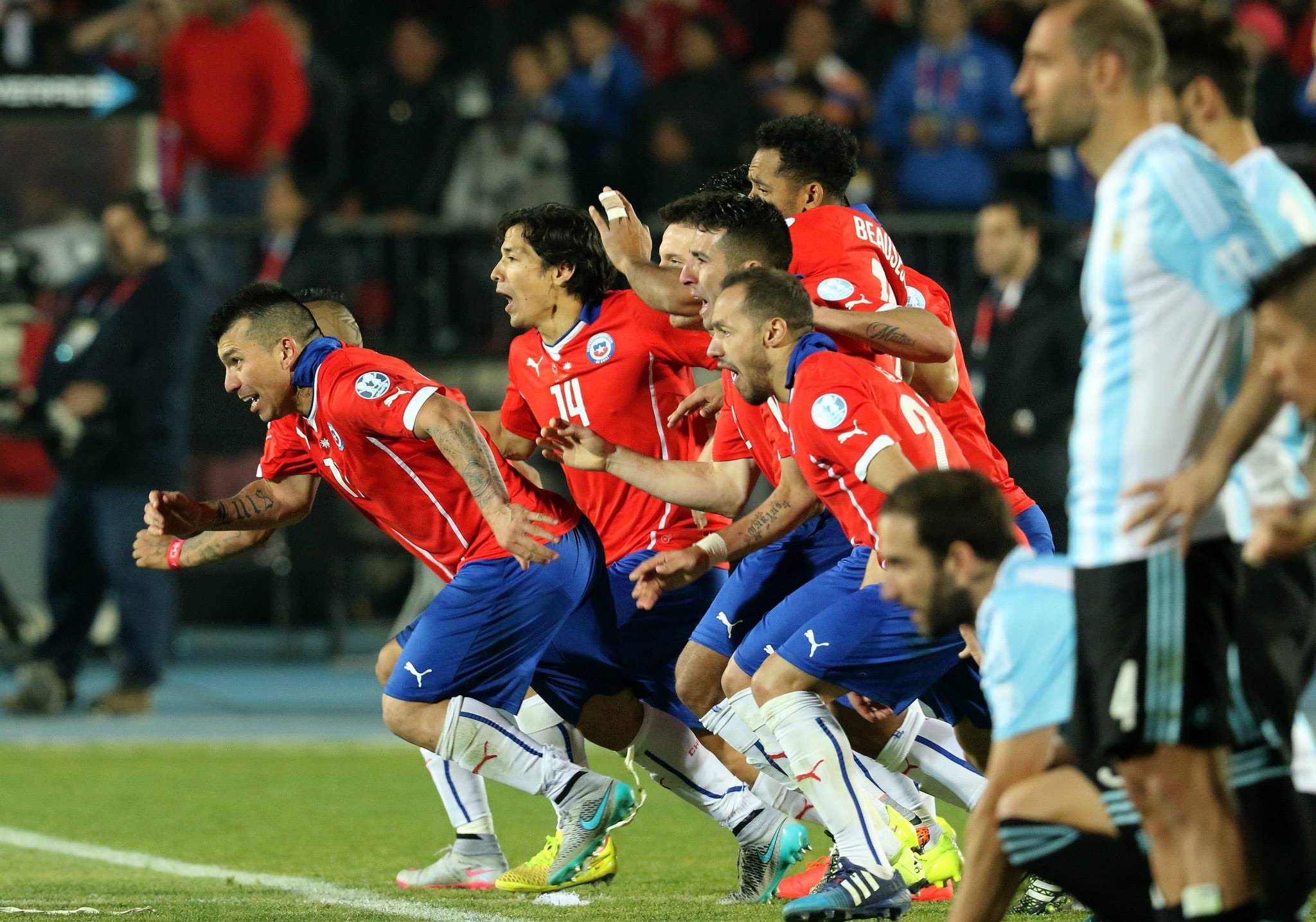 Conmebol confirma que título de Chile en 2015 está en juego ante Argentina