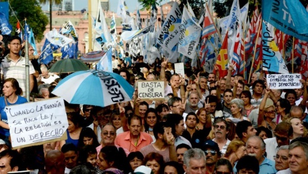 Argentina: Marcha histórica de periodistas contra precariedad y falta de libertad de expresión