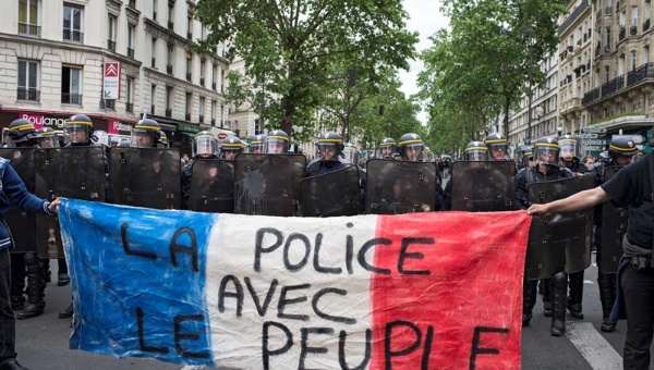 Francia: Continúan protestas contra Reforma Laboral el día que empieza la Eurocopa