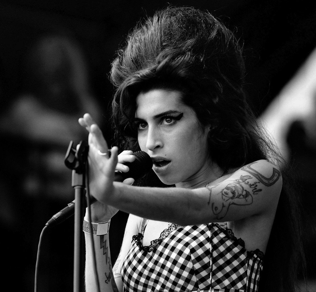 6 situaciones que sólo puedes describir con la música de Amy Winehouse