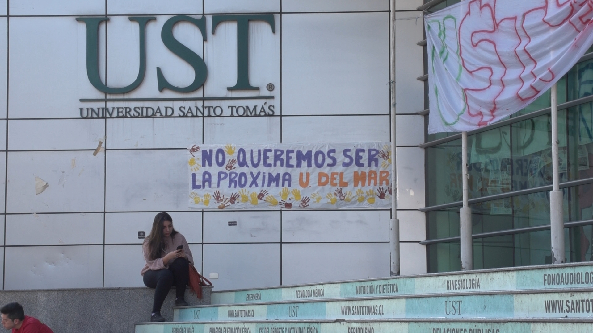 Exdirigentes saludan toma y movilizaciones de Universidad Santo Tomás
