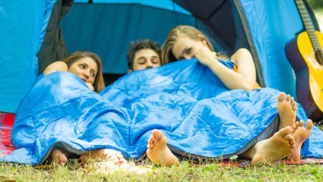 Así es el Festival de Swingfield: donde se reúnen más de 700 swingers en 48 horas de excesos y orgías