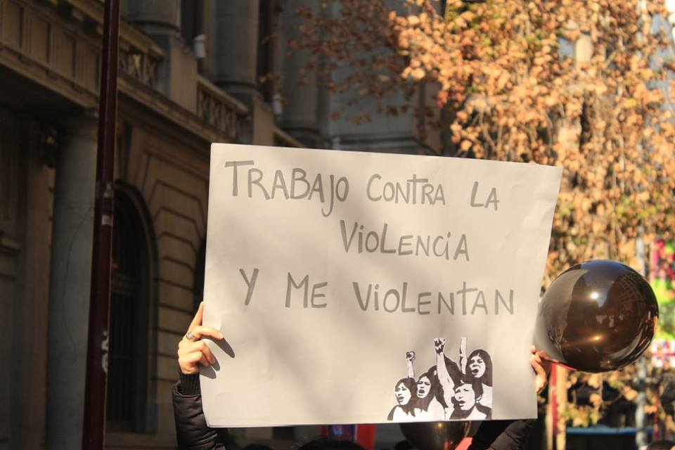 La paradoja de los trabajadores del Sernameg: «Trabajamos contra la violencia patriarcal viviendo violencia estatal»