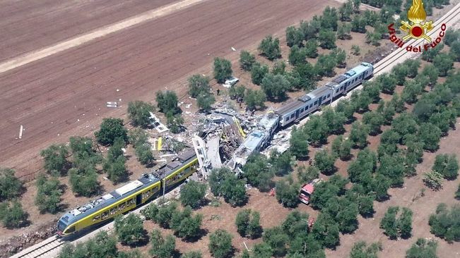 Italia: Al menos 20 muertos por choque entre dos trenes en el sur del país