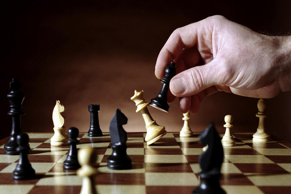El ajedrez de la Transición como causa de la crisis política