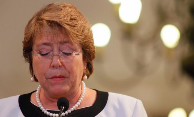 Encuesta Cadem: Aprobación a Bachelet bajó a un 19 por ciento