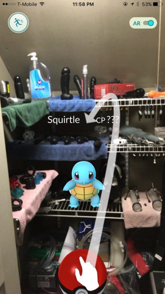 Locura por Pokémon Go se torna "caliente" tener selfies al desnudo con