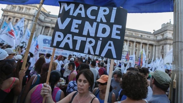Argentina: Convocan paro nacional de 24h en rechazo a despidos masivos previstos por el Gobierno