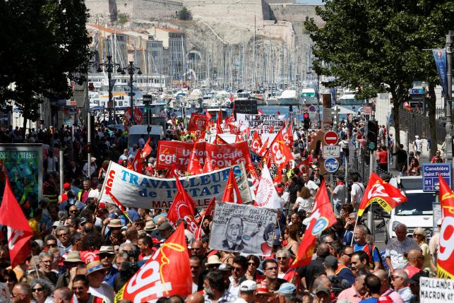Continúan masivas protestas en Francia por controvertida reforma laboral