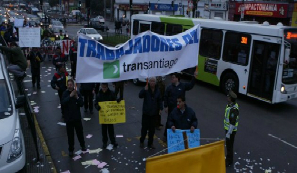 Trabajadores del Transantiago adhieren a cacerolazo contra las AFP