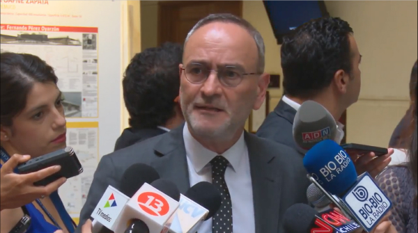 Diputado Saffirio denuncia presiones por acusación constitucional contra ministra Blanco