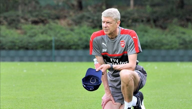 Insólito: Un empleado del Arsenal renunció para que Arsene Wenger pueda fichar jugadores