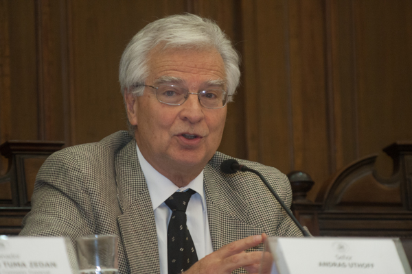 Miembro de la Comisión Bravo sobre llegada de José Piñera: “Lo primero es recordarle que estamos en democracia”