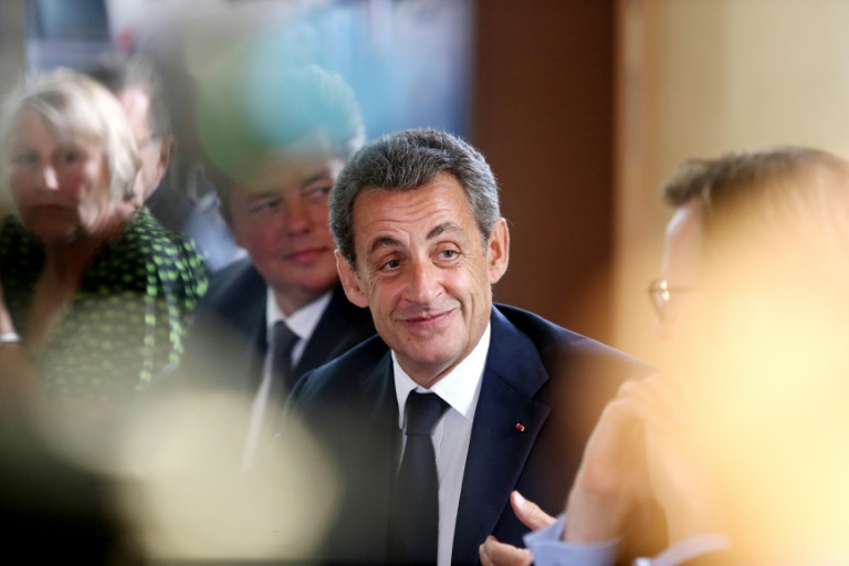 Sarkozy a lo Piñera: quiere ser candidato en las presidenciales de 2017