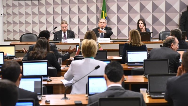 Brasil: Avanza el proceso para el juicio de Rousseff