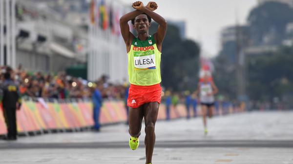 El gobierno etíope se refirió al caso del maratonista Feyisa Lilesa