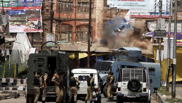 India: 64 muertos y miles de heridos por disturbios en Cachemira