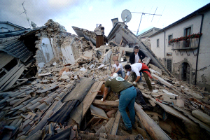 Terremoto de 6,2 sacude al centro de Italia: 37 fallecidos y cuantiosos daños materiales