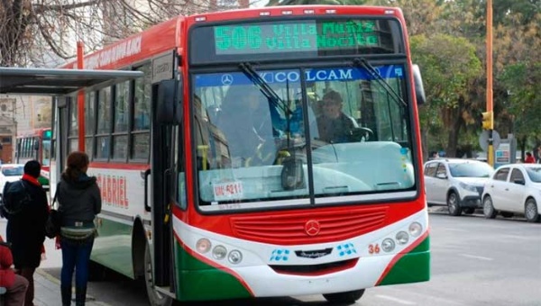 Argentina: Gobierno aumentará precio del transporte público