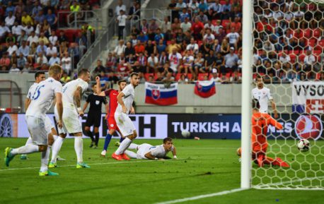 Defensa de Eslovaquia insinuó que el juego contra Inglaterra estuvo arreglado