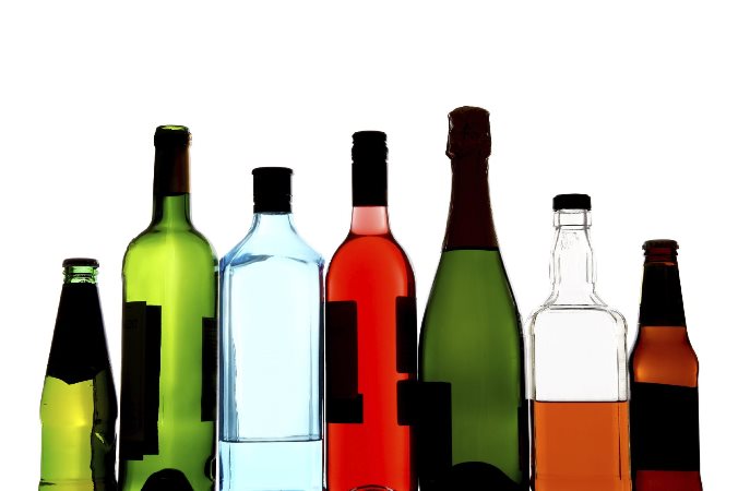 El «alcohol sin resaca» podría llegar a reemplazar a los tragos normales, afirma su creador
