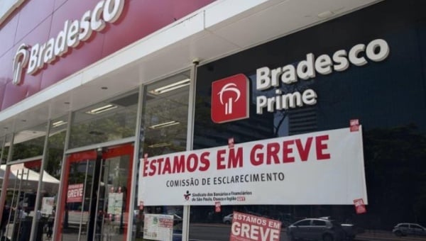 Brasil: Huelga de empleados bancarios por mejoras salariales y laborales suma siete días