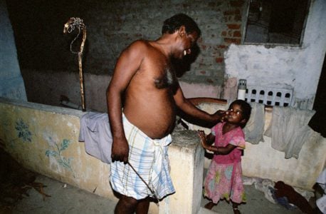 Así son los orfanatos de la India: un oscuro lugar donde los niños mueren lentamente