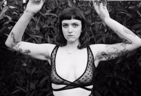 Fotografías de mujeres punks feministas que planeaban cambiar lo establecido