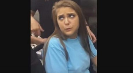 Jovencita quedó alucinando con sexo tras dentista: Sentía pene gigante atracado en su boca (Video)