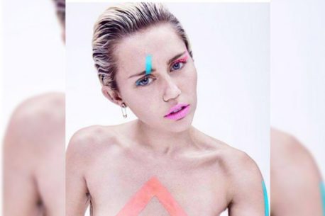 (Foto) De esta manera poco común Miley Cyrus desmintió su muerte