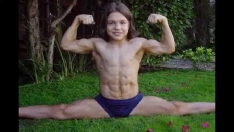 ¿Te acuerdas del niño «Hércules»? Ahora tiene 24 años y así se ve