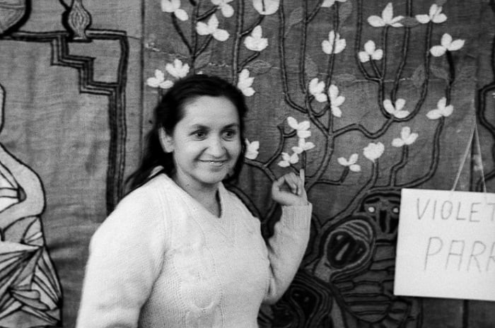 Investigadora analiza «las otras caras» de Violeta Parra a casi un siglo de su nacimiento